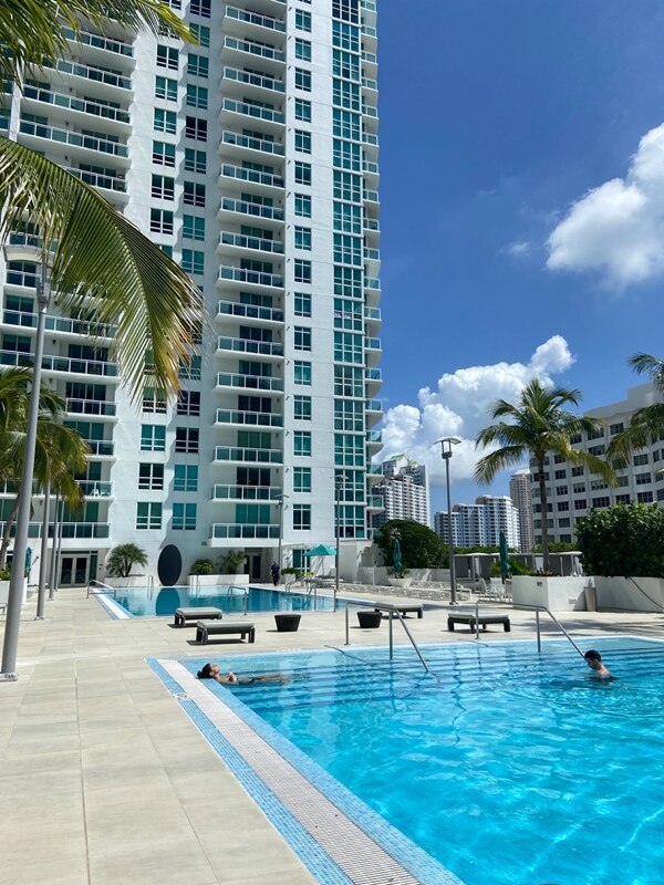 Building Photo - 950 Brickell Bay Dr