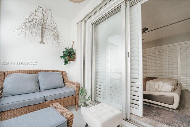 Building Photo - 1340 Lincoln Rd