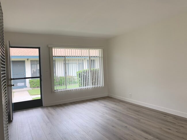 Building Photo - 511-515 S Baldwin Ave