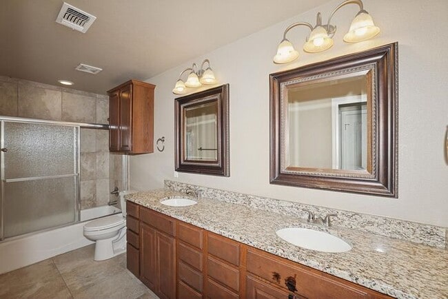 Building Photo - 7403 Kodiak Ave