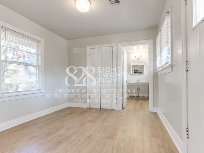 Building Photo - **COMING SOON FOR JUNE 2026 MOVE IN!** 3 BED/2 BATH DUPLEX - CLOSE TO CAMPUS!