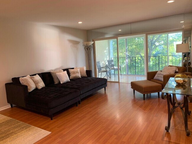 Building Photo - 4120 Tivoli Ct