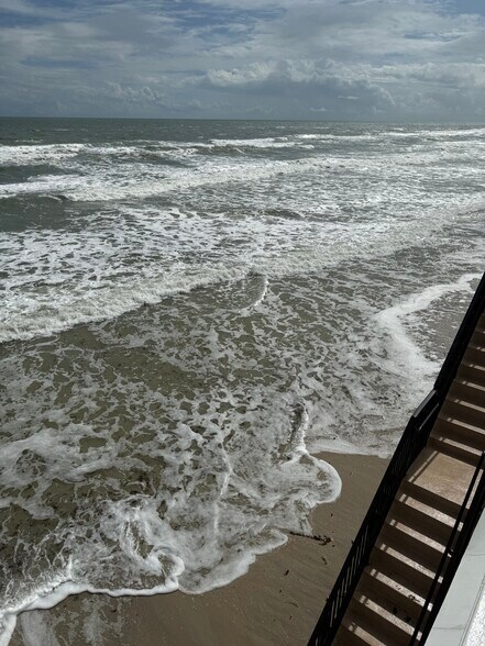 Building Photo - 3013 S Atlantic Ave