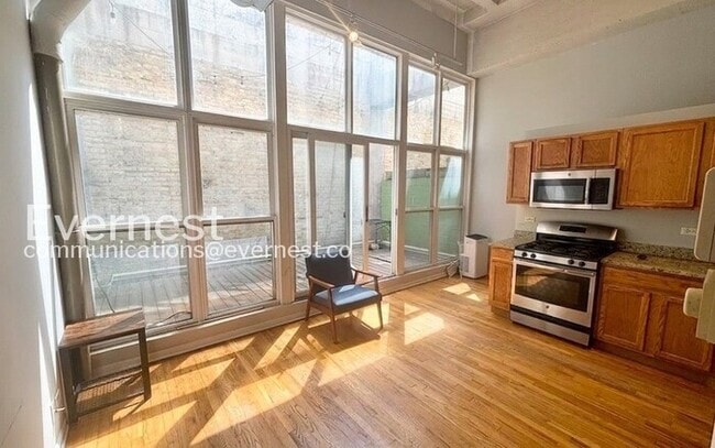Building Photo - 1 Bed/1 Bath Condo with Modern Amenities / Pet-Friendly / Vouchers Accepted / Available Soon!