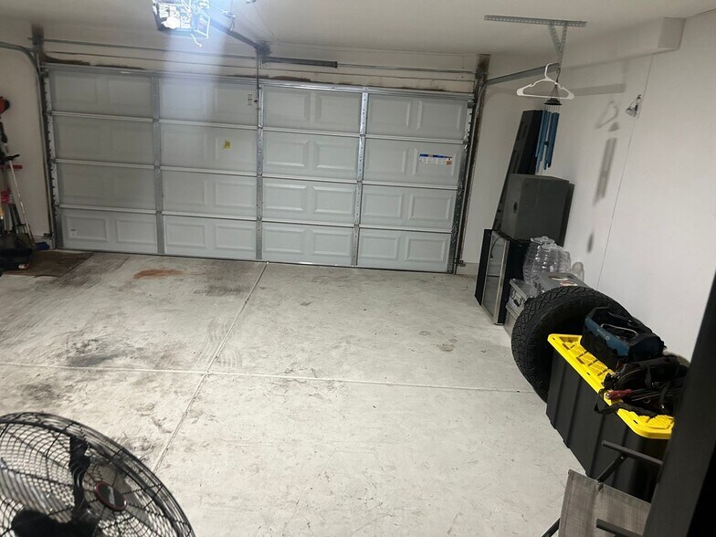 Building Photo - 3921 Blairmoor St