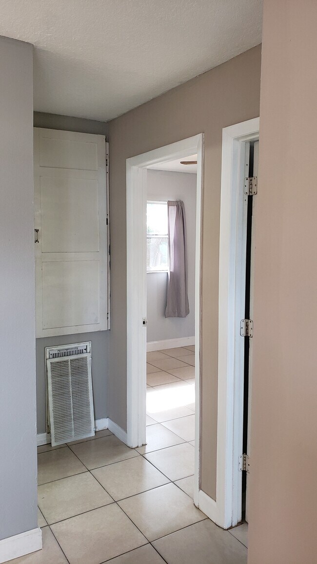 Building Photo - 1309 Union St