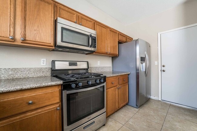 Building Photo - Charming 5-Bedroom Home in the Heart of Las Vegas