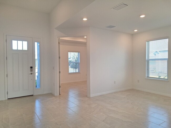 Building Photo - BRAND NEW ARDISIA PARK HOME-2000+ SQ FEET !