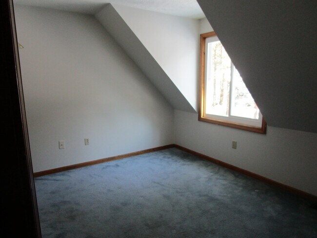 Building Photo - 24 Bobbys Ln