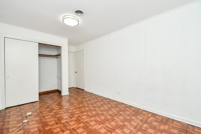 Building Photo - 4416 Mt Vernon St
