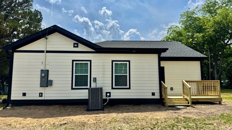 Building Photo - 618 Martin Luther King Jr Dr