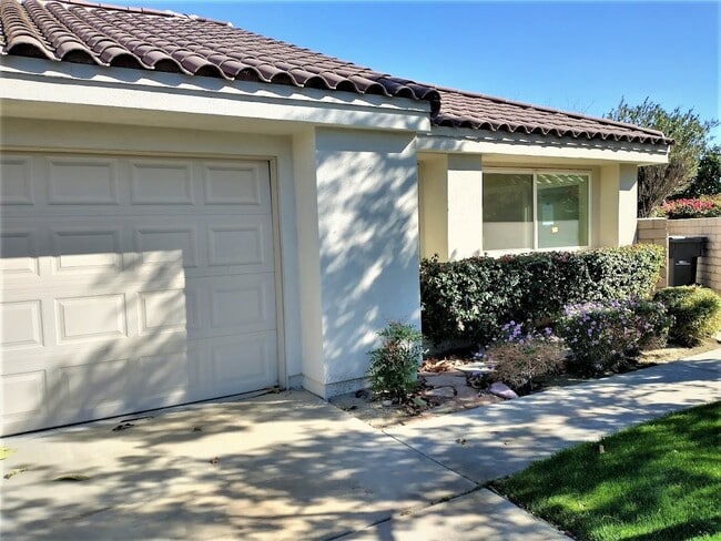 Building Photo - 43520 Via Magellan Dr