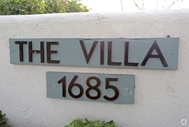 Building Photo - 1685 Portola Ave
