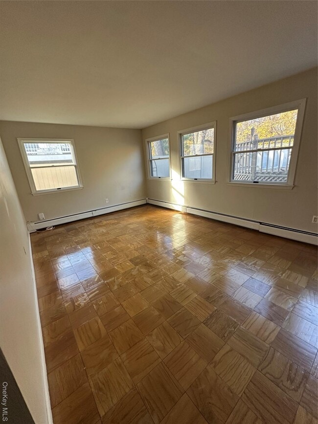 Building Photo - 11 Brush Ct