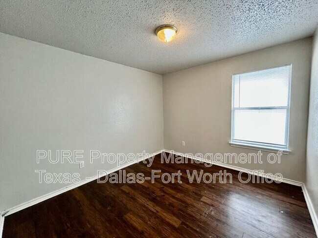 Building Photo - 2303 Bantry Ln