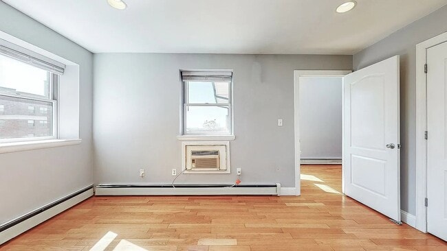 Building Photo - 83-71 116th St
