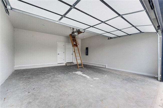 Building Photo - 1814 Bugg St