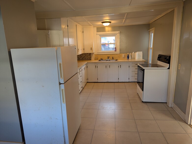 Primary Photo - 159 Perham St