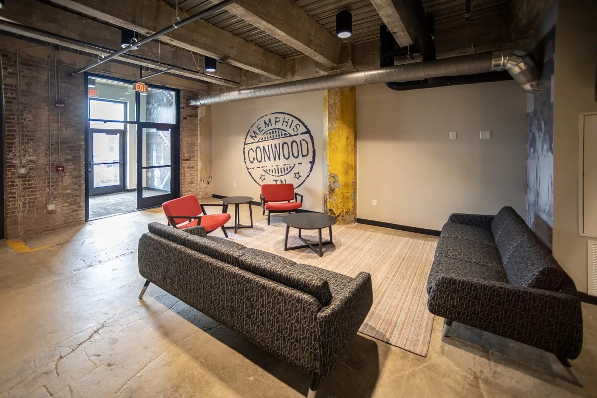 Building Photo - 711 N Front St