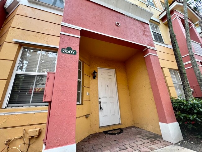 Building Photo - 3507 Shoma Dr