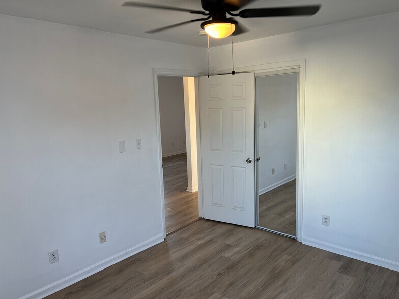 Building Photo - 9604 19th Bay St