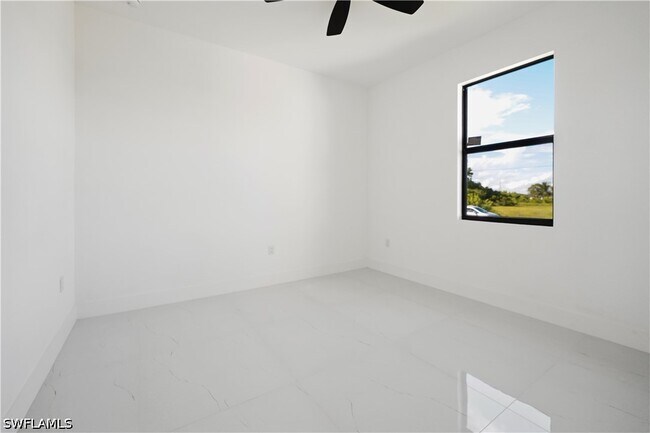Building Photo - 2458 NW 9th Terrace
