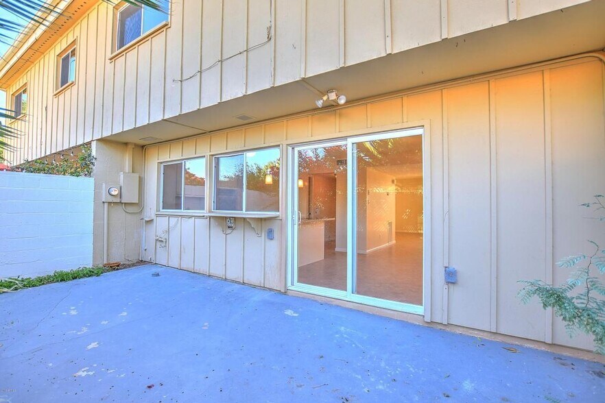 Building Photo - 8344 E Chaparral Rd