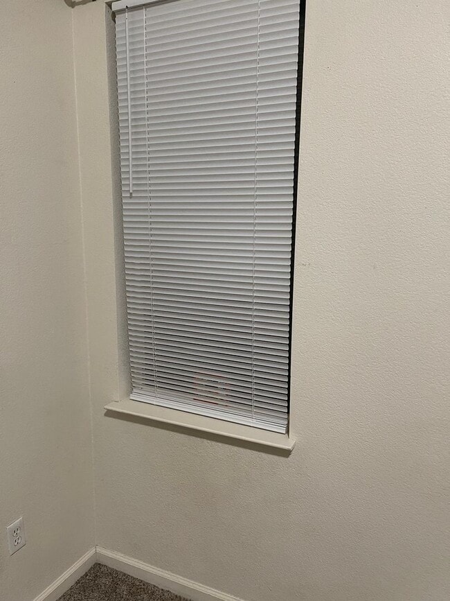 Building Photo - Super nice