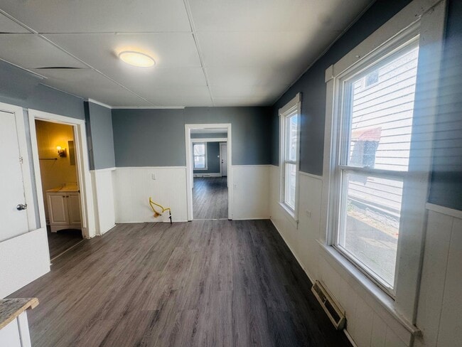 Building Photo - 3405 Roehl Ave