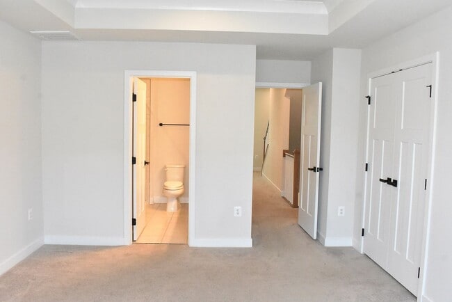 Building Photo - Fantastic Fredericksburg Townhome!