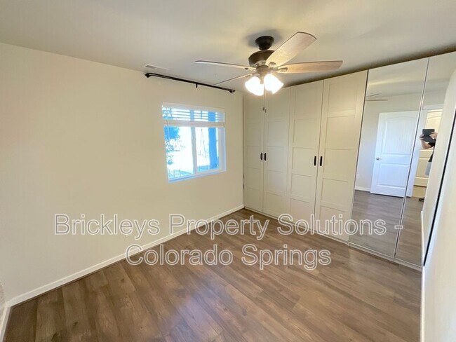 Building Photo - 7227 Berrybrook Ln