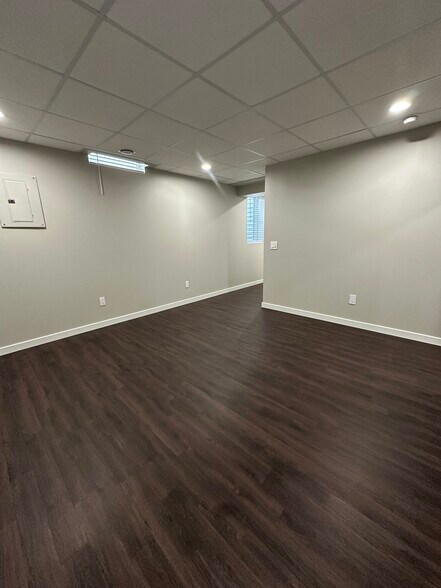 Building Photo - 2571 Woodmeadow Dr SE