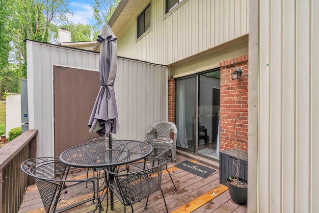 Building Photo - 87 Briarview Cir