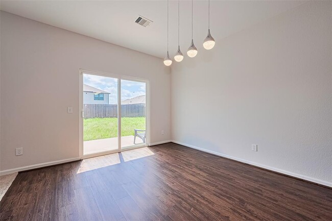 Building Photo - 1025 Banyon Tree Ln