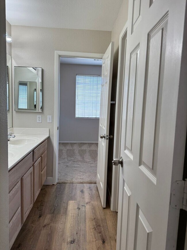 Building Photo - 4908 Sparkling Sky Ave