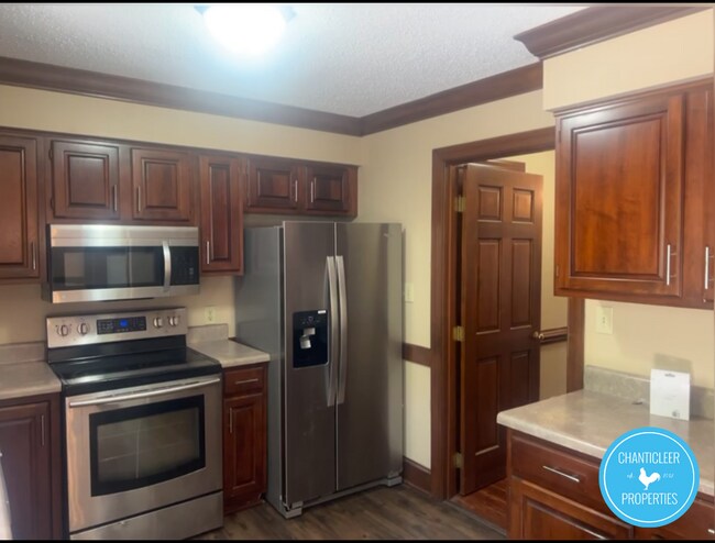 Building Photo - 6925 Sandringham Dr
