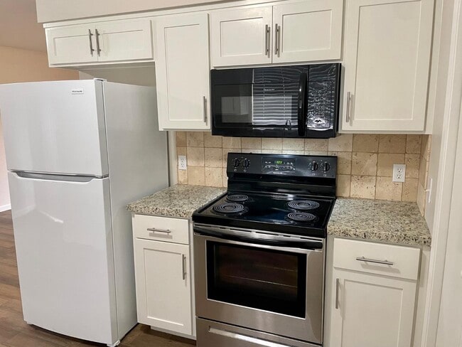 Building Photo - 363 Florinda St