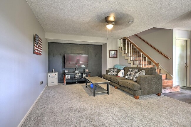 Building Photo - 4406 Willmary Dr