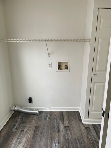 Building Photo - 43 Chapin St