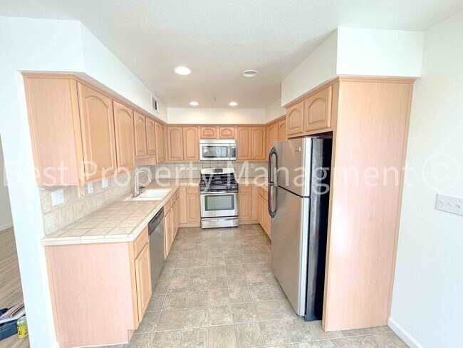 Building Photo - 3 Bedrooms/ 3 Bathrooms; 1,720 Square Foot...