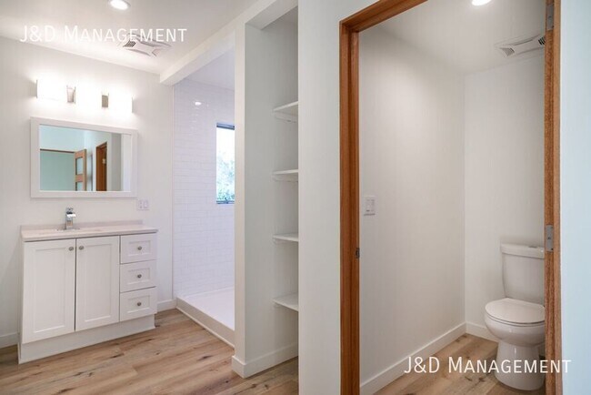 Building Photo - 3333 Reynard Way