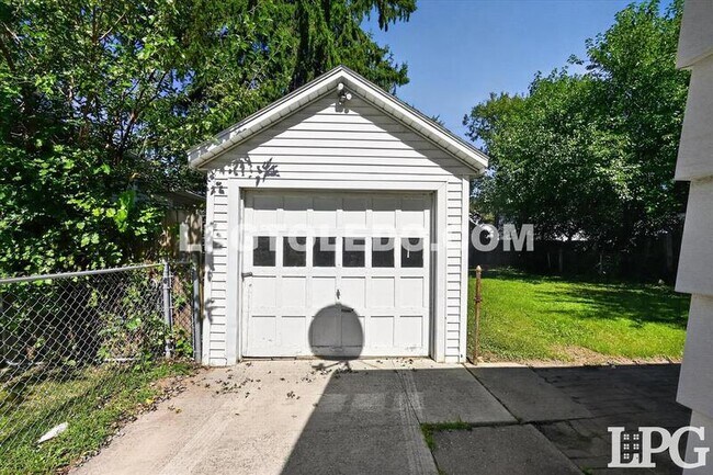 Building Photo - 1638 Gould Rd