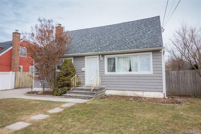 Building Photo - 343 Greengrove Ave