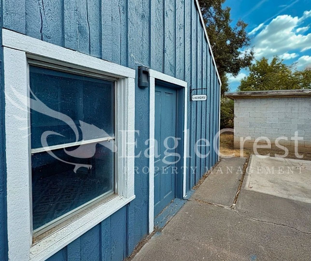 Building Photo - Roseville Lane Apartments