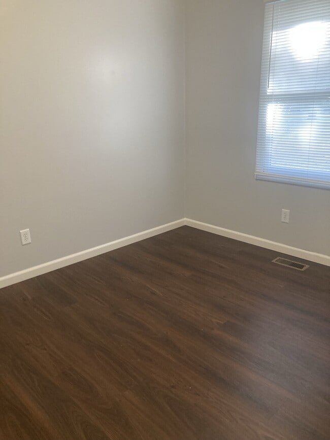 Building Photo - Carmichael Properties LLC. 1303
