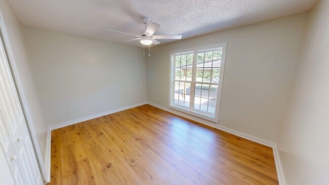 Building Photo - 171 Longwood Dr