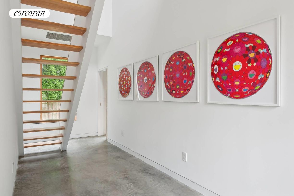 Building Photo - 47 Accabonac Rd