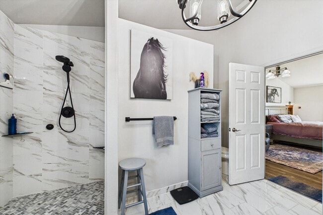 Building Photo - Custom Home on Property just outside of Eureka!