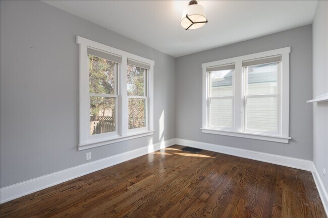 Building Photo - 18 N Main St