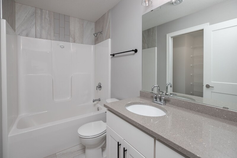 Building Photo - 2240 Petersen Dr NW